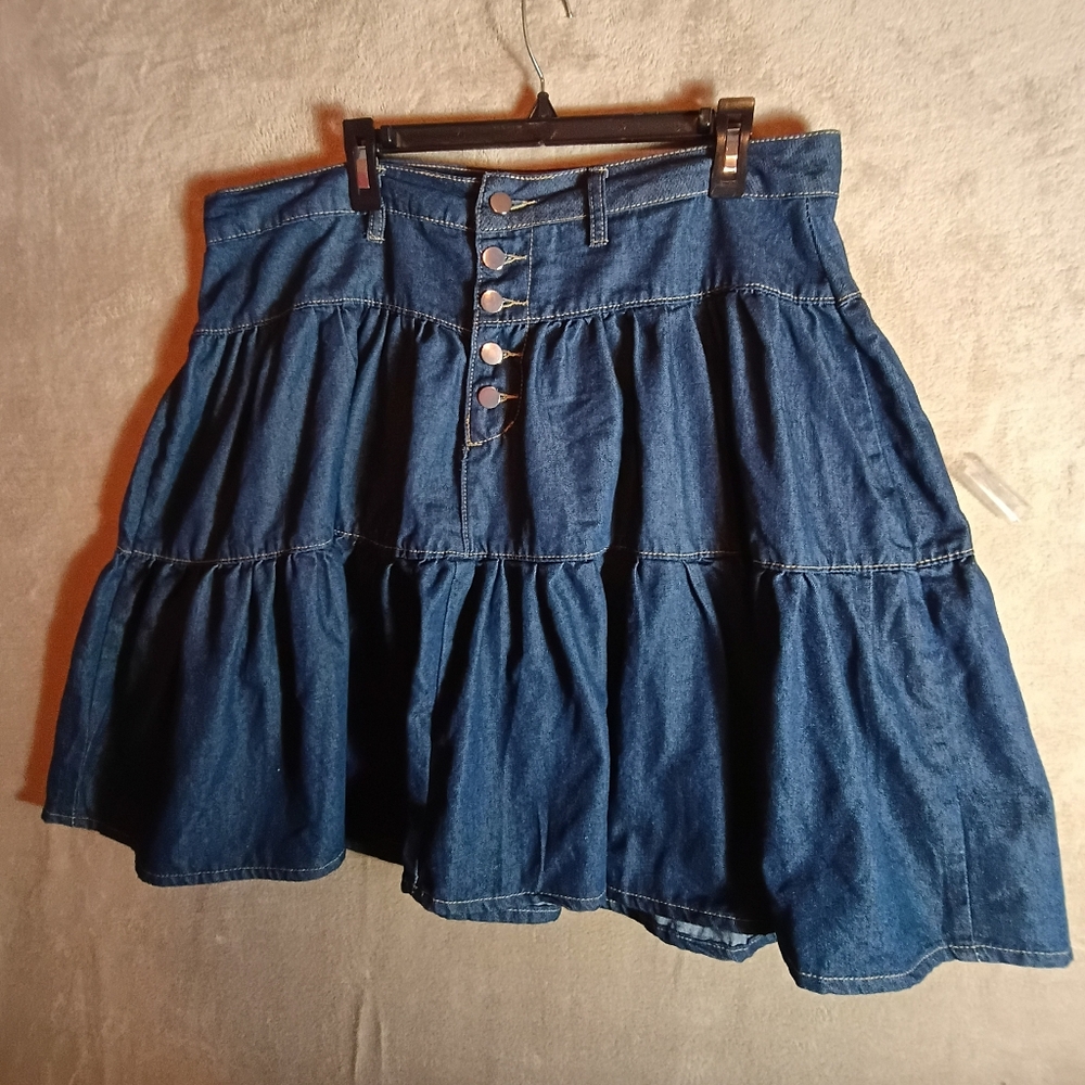 SHEIN Curve 1XL Denim Tiered Button Front Skirt